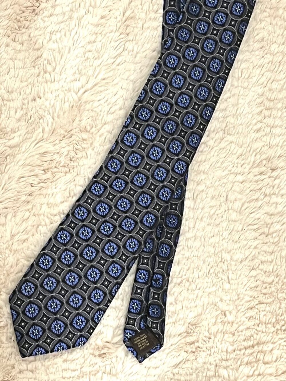 Tasso Elba Men's 100% Silk Geometric Medallion‎ Necktie Blue Gray Black Handmade